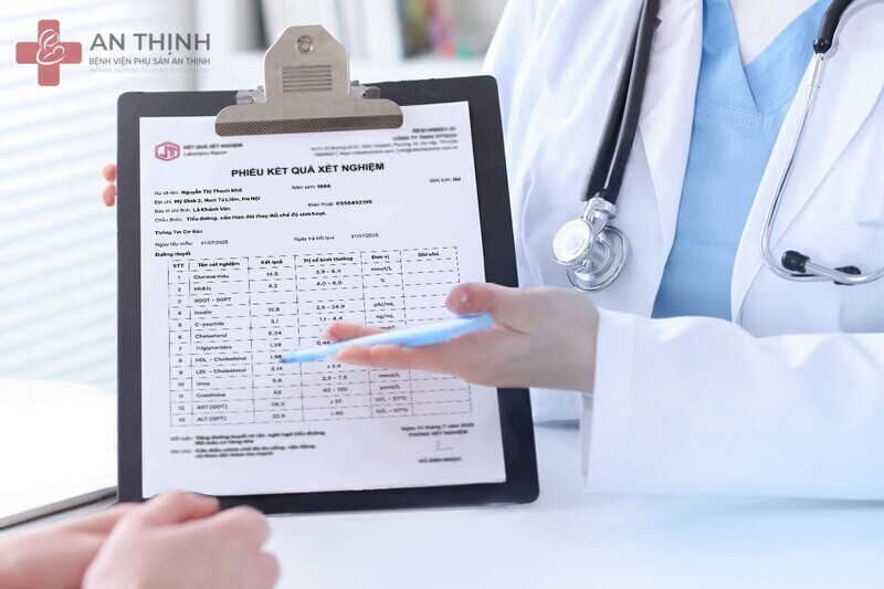 Mang theo kết quả khám và xét nghiệm trước giúp bác sĩ chẩn đoán chính xác và nhanh hơn