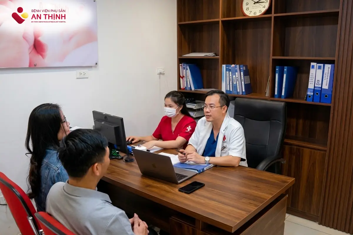 Ths. Bs Hà Đức Quang trực tiếp thăm khám, đưa ra phác đồ điều trị cá nhân hóa